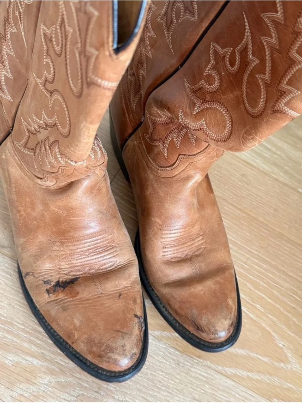 Ariat Tan Brown Embroidered Western Heeled Boots - men’s